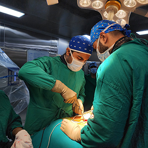 Dr. Shrey Binyala performing spine consultation in Mumbai